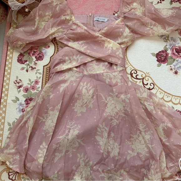 π» Floral chicwish wrap dress ππΈNWOT - Picture 2 of 3